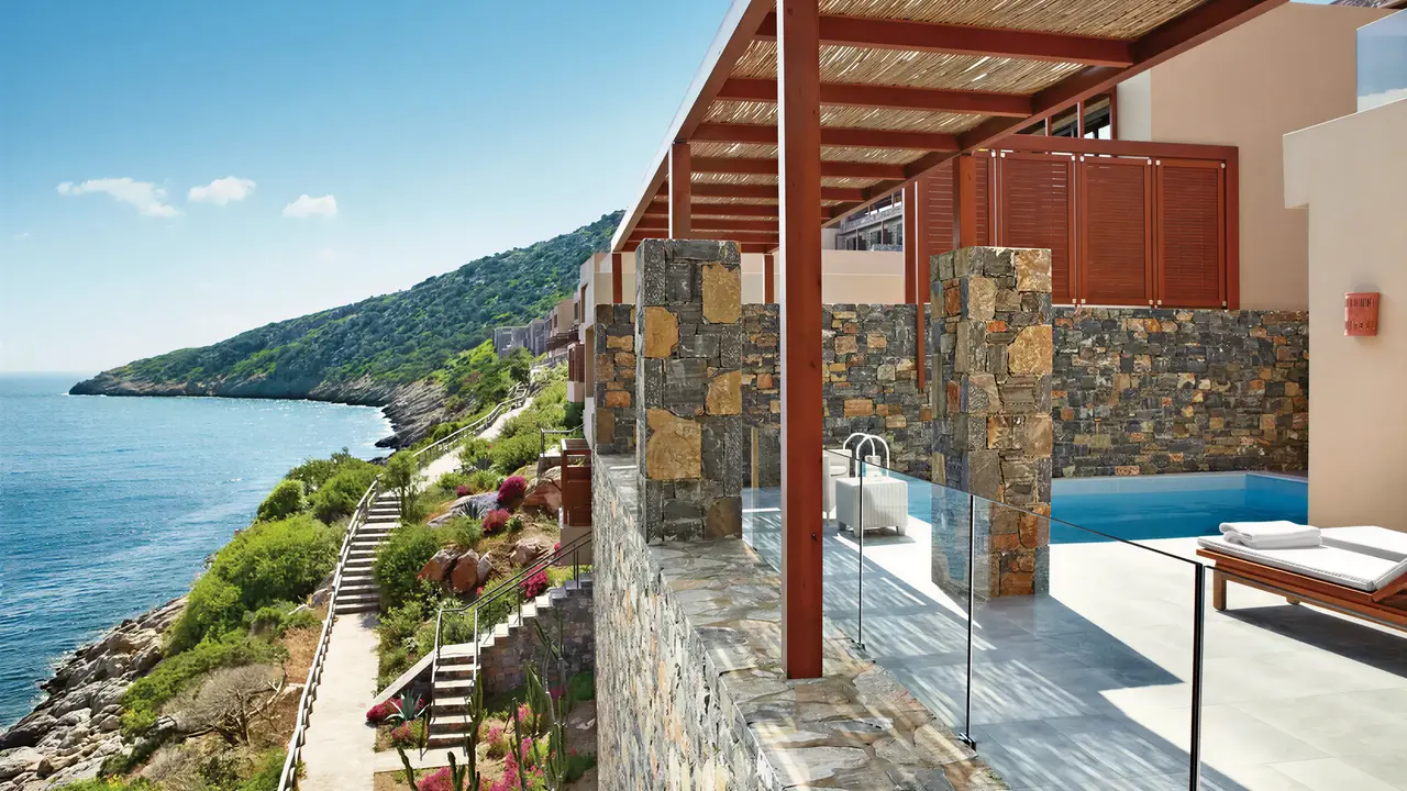 Prywatny basen na tarasie w Daios Cove Luxury Resort & Villas