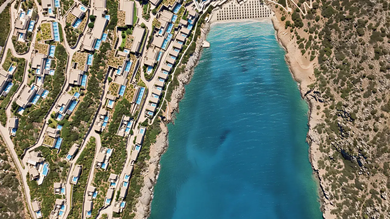 Widok z lotu ptaka na Daios Cove Luxury Resort & Villas