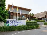 Elewacja i wejście do Deevana Plaza Krabi Aonang