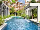 Basen z wodospadem w Deevana Plaza Krabi Aonang