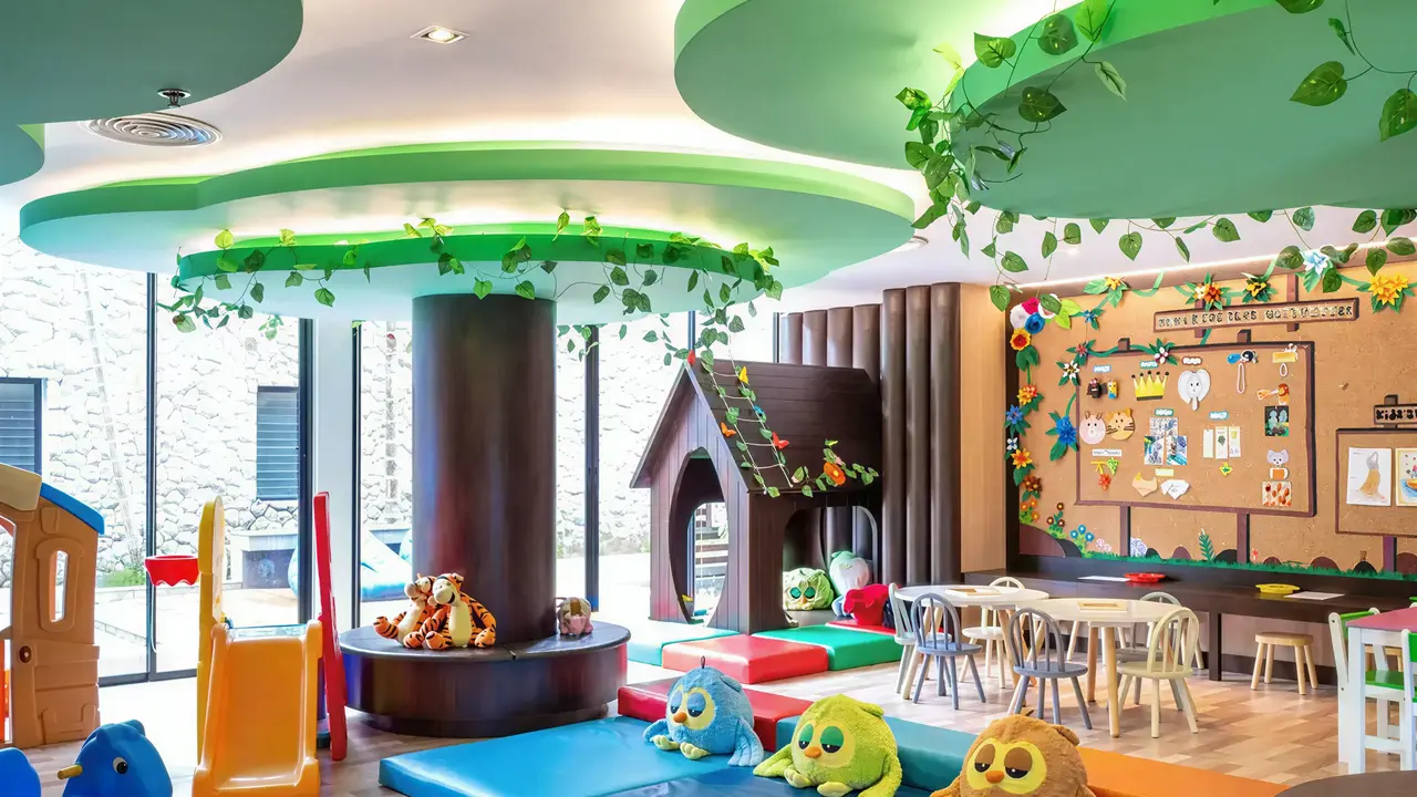 Kolorowy pokój dziecięcy w Deevana Plaza Krabi Aonang