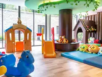 Kolorowy kącik zabaw dla dzieci w Deevana Plaza Krabi Aonang