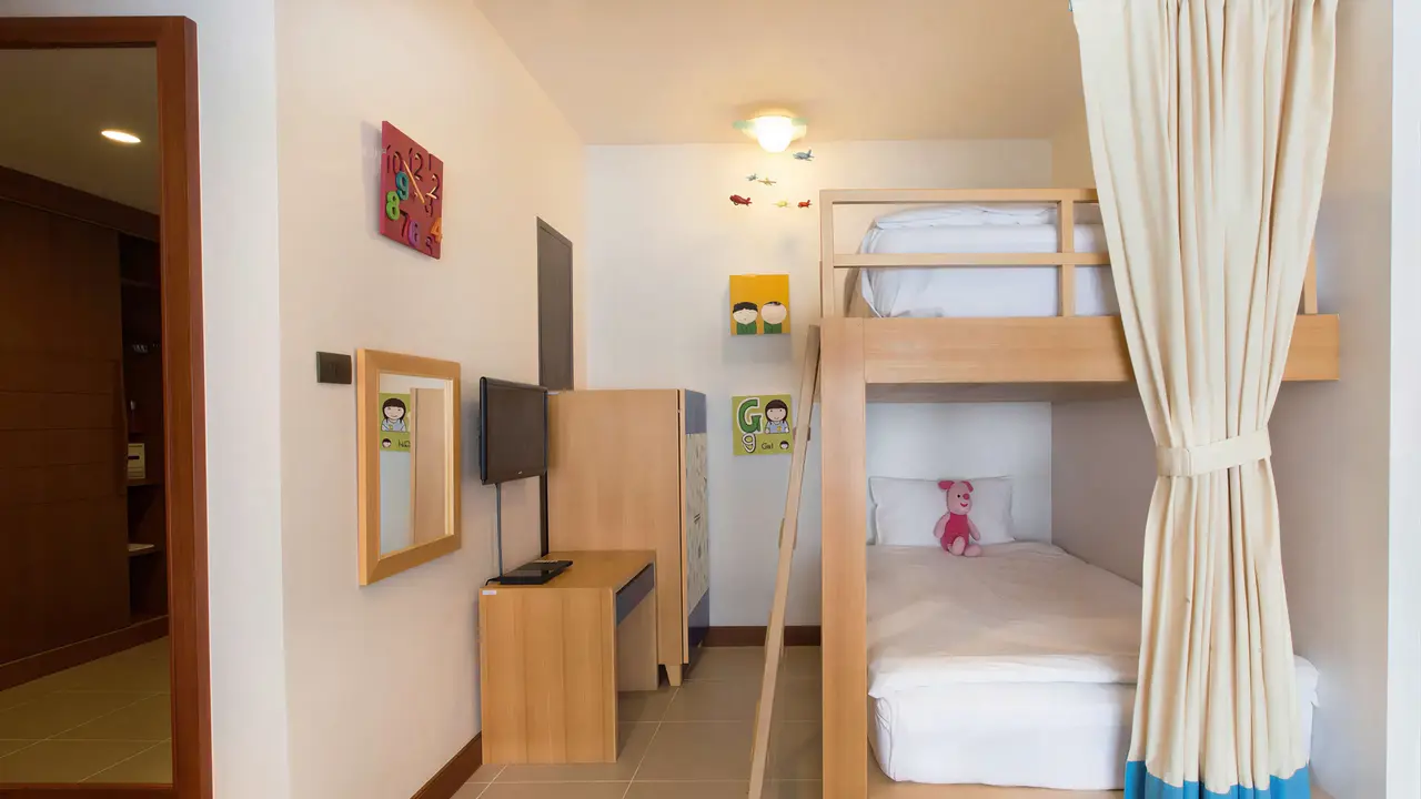 Pokój z łóżkiem piętrowym w Deevana Plaza Krabi Aonang