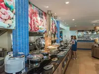 Bufet z jedzeniem w Deevana Plaza Krabi Aonang