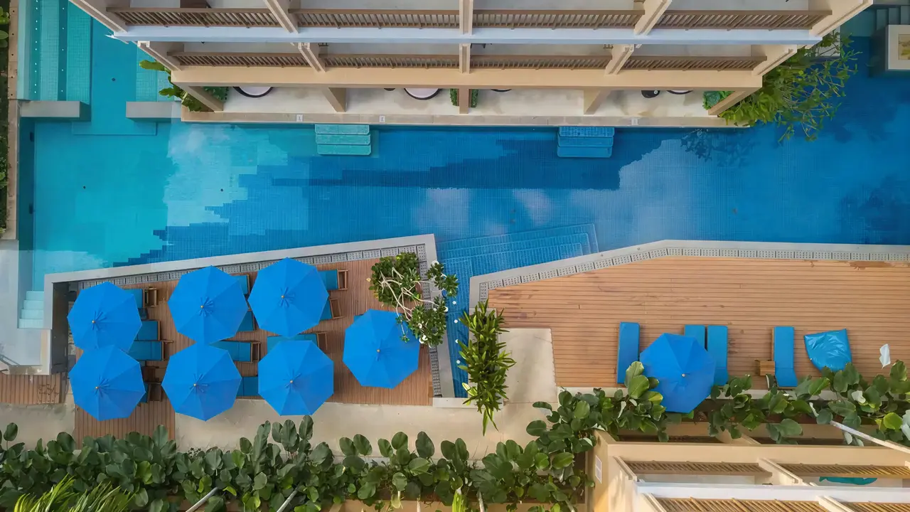 Widok z góry na kompleks Deevana Plaza Krabi Aonang