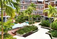 Widok na budynki i teren Deevana Plaza Krabi Aonang