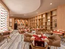 Restauracja w Delphin Be Grand Resort (ex Botanik Lara) z nakrytymi stołami