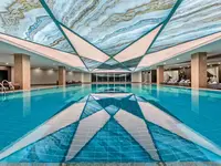 Kryty basen w hotelu Delphin Be Grand Resort (ex Botanik Lara)