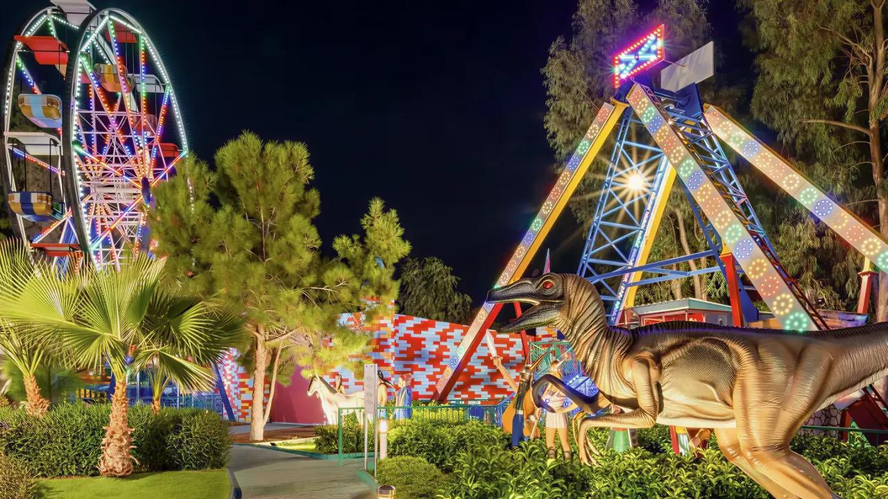 Park rozrywki w Delphin Be Grand Resort (ex Botanik Lara) z atrakcjami