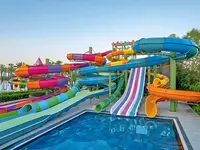 Zjeżdżalnie wodne w Delphin Deluxe Resort