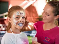 Malowanie twarzy dzieci w Delphin Deluxe Resort