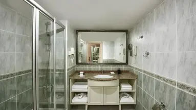 Łazienka w hotelu Delphin Deluxe Resort