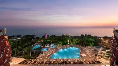 Widok na kompleks hotelowy Delphin Deluxe Resort