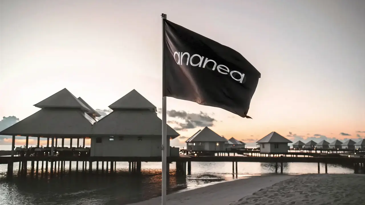 Widok na kompleks Diamonds Athuruga Beach & Water Villas nad wodą