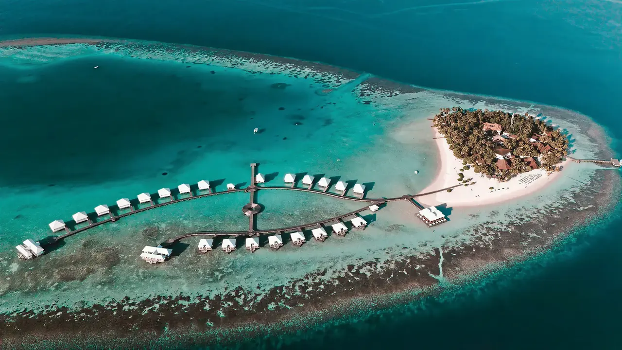 Widok z lotu ptaka na Diamonds Athuruga Beach & Water Villas
