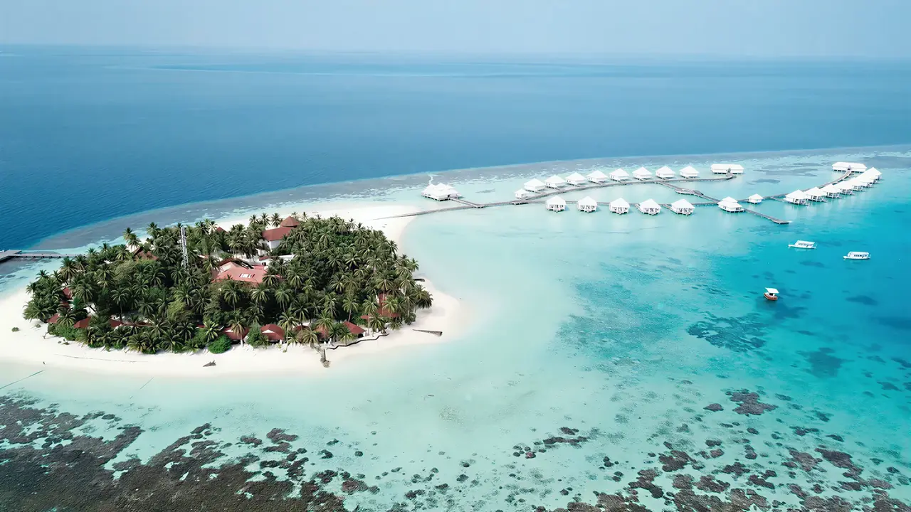 Widok z lotu ptaka na Diamonds Athuruga Beach & Water Villas