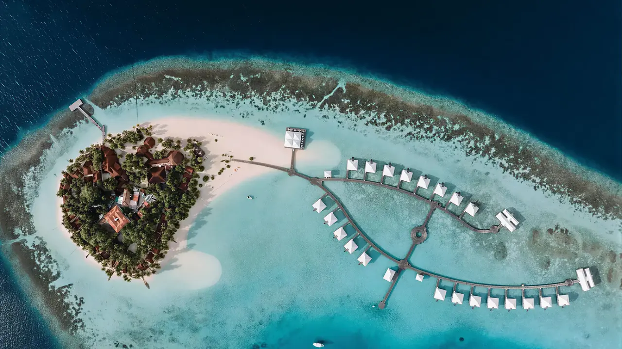 Widok z lotu ptaka na Diamonds Athuruga Beach & Water Villas