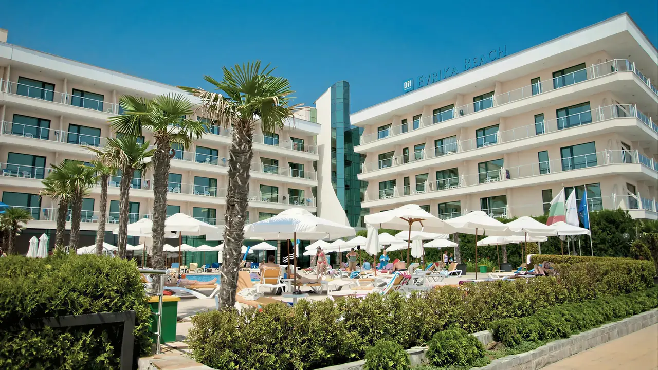 Budynek oraz teren zewnętrzny DIT Evrika Beach Club