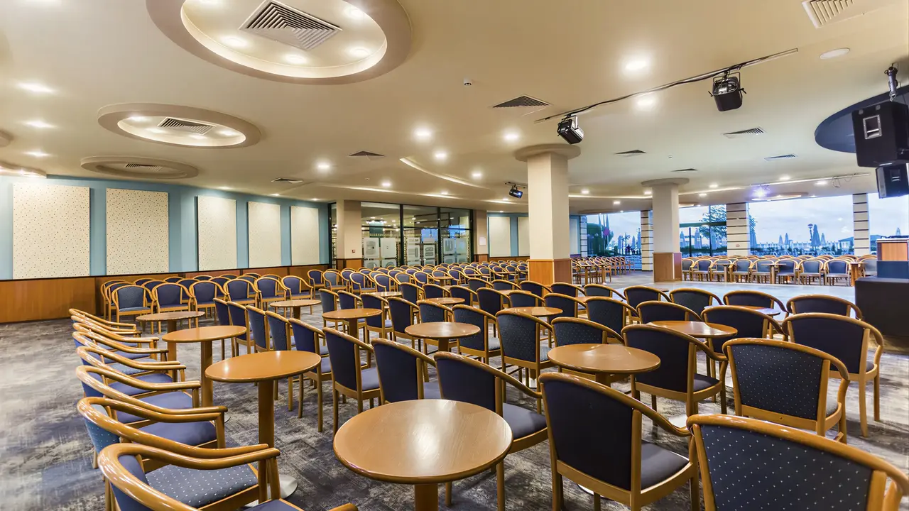 Sala konferencyjna w hotelu DIT Evrika Beach Club