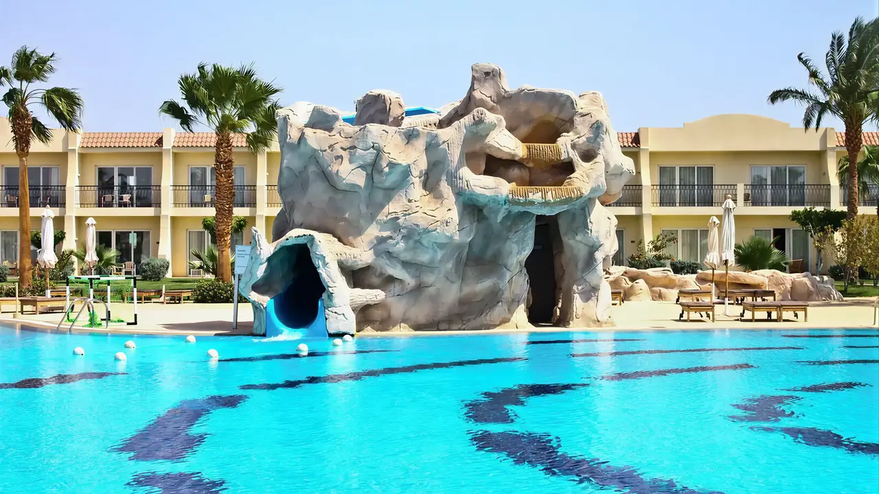 zjeżdżalnia wodna w Doubletree by Hilton Sharks Bay