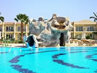 zjeżdżalnia wodna w Doubletree by Hilton Sharks Bay