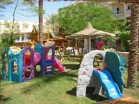 Plac zabaw dla dzieci w Doubletree by Hilton Sharks Bay