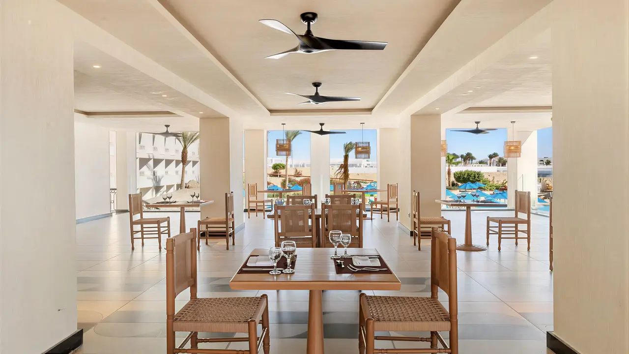 Stolik restauracyjny w hotelu Doubletree by Hilton Sharks Bay