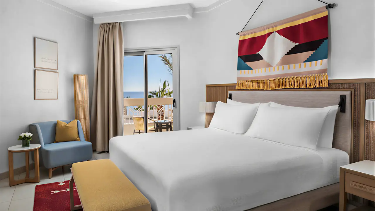 Przytulna sypialnia w hotelu Doubletree by Hilton Sharks Bay
