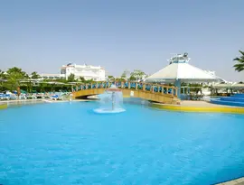 Basen z fontanną w Dreams Beach Resort Sharm El Sheikh