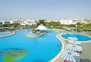 Widok na kompleks z basenami Dreams Beach Resort Sharm El Sheikh