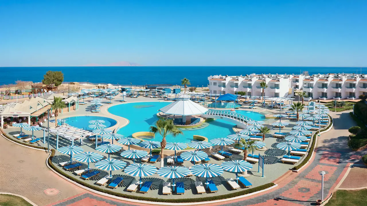 Widok na kompleks hotelowy Dreams Beach Resort Sharm El Sheikh