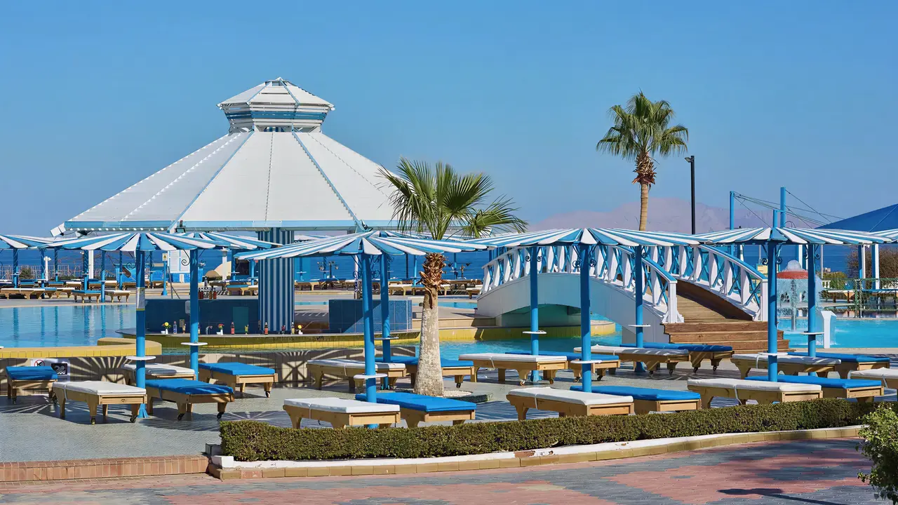 Strefa basenowa w Dreams Beach Resort Sharm El Sheikh
