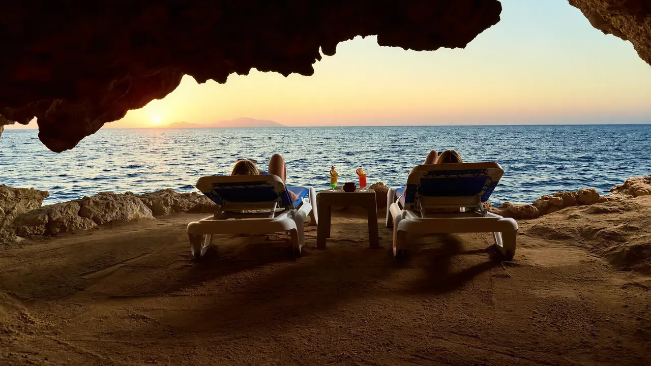 Strefa wypoczynkowa przy plaży Dreams Beach Resort Sharm El Sheikh