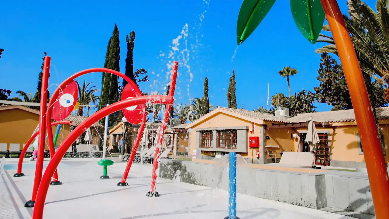 Wodny plac zabaw dla dzieci w Dunas Suites & Villas Resort