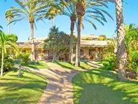 Widok na budynki i teren Dunas Suites & Villas Resort