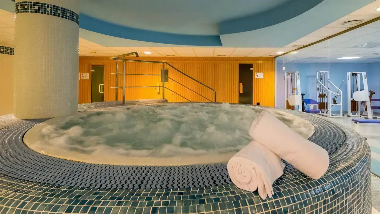 Jacuzzi w strefie wellness Dwo Sirius (Santa Susanna)