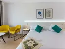 Nowoczesna sypialnia w hotelu Dwo Sirius (Santa Susanna)