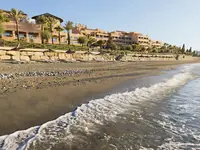 Plaża przy hotelu Elba Estepona Gran Hotel Thalasso & Spa