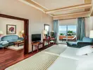 Wnętrze pokoju z widokiem w Elba Estepona Gran Hotel Thalasso & Spa