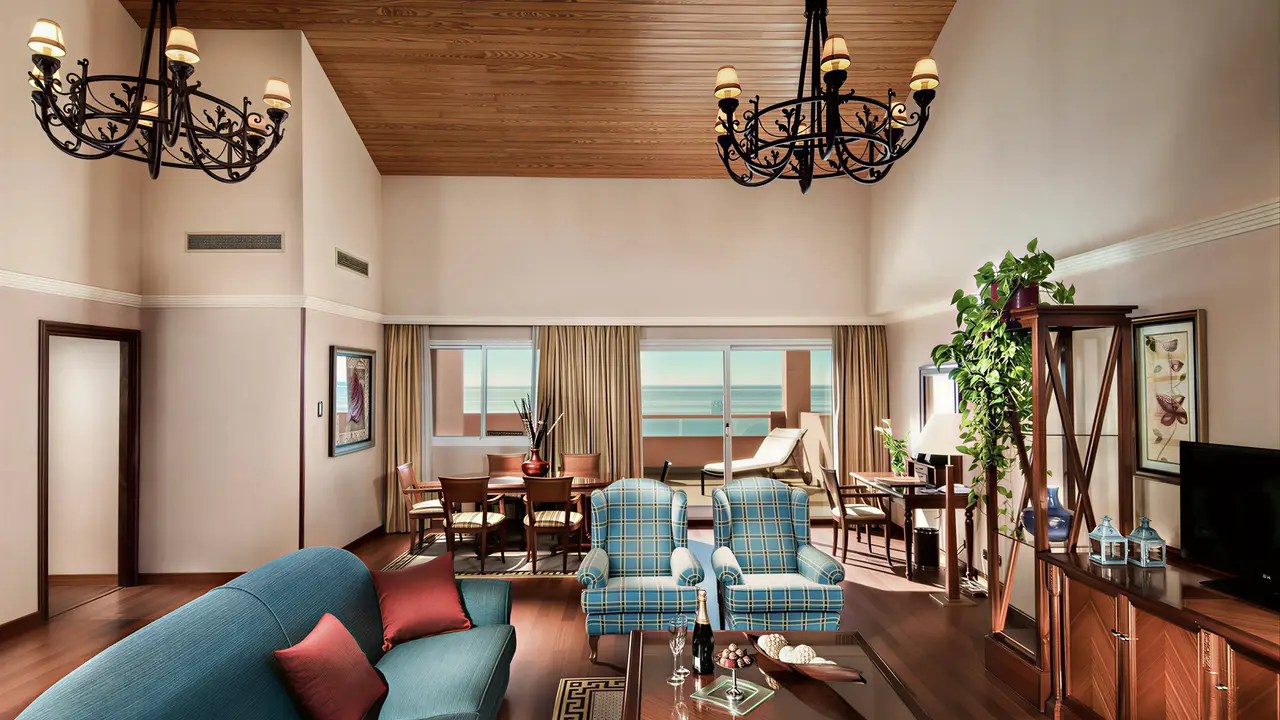 Salon w pokoju gościnnym w Elba Estepona Gran Hotel Thalasso & Spa