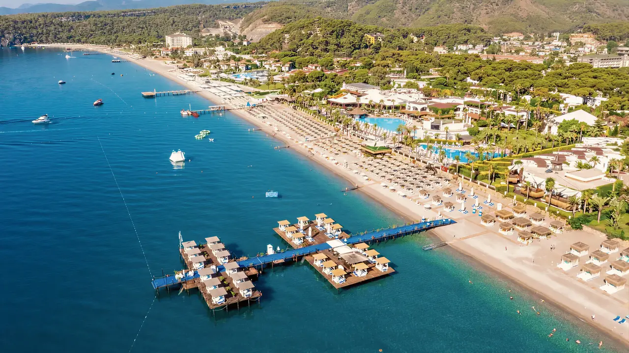 Widok z lotu ptaka na Emelda Sun Club