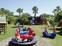 Plac zabaw dla dzieci w Emelda Sun Club