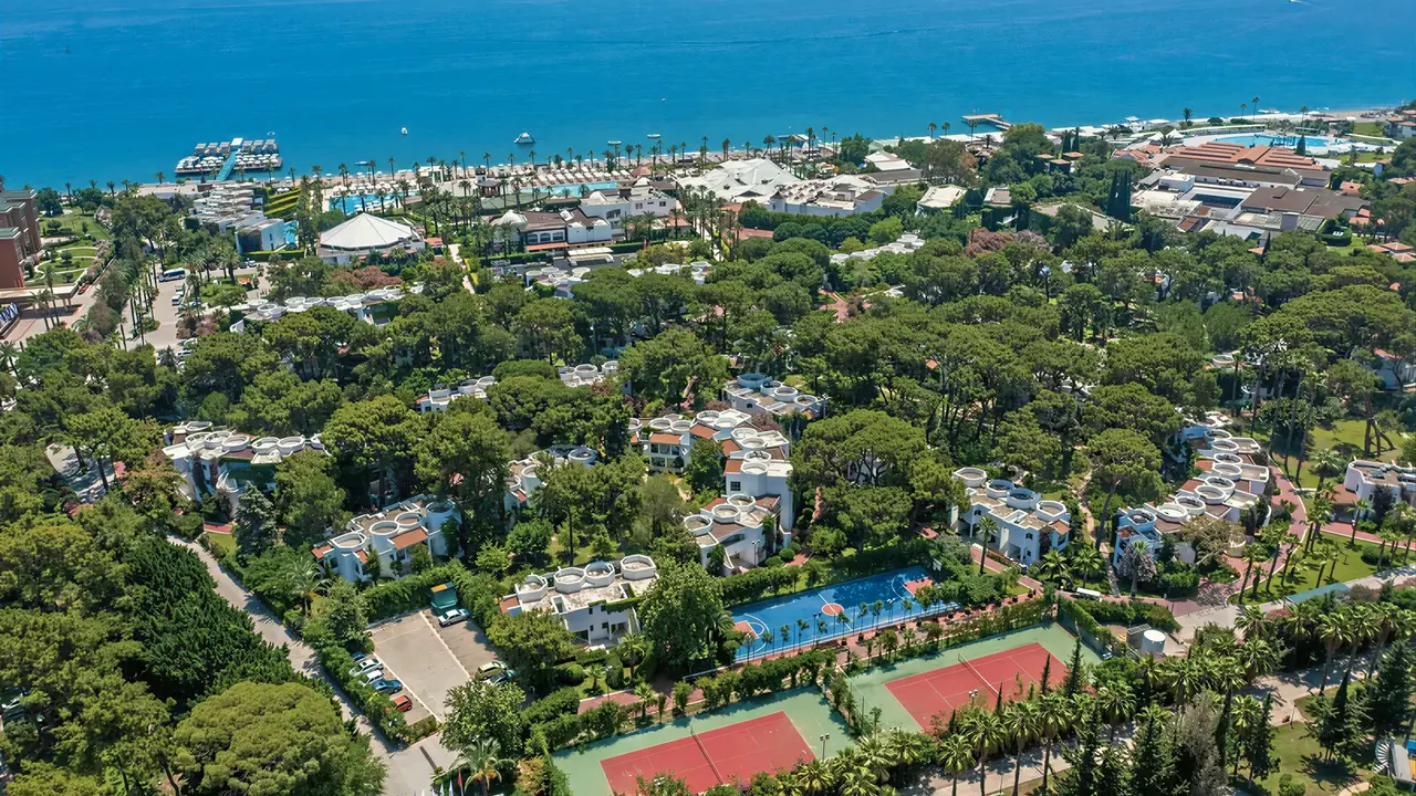Widok z lotu ptaka na kompleks Emelda Sun Club