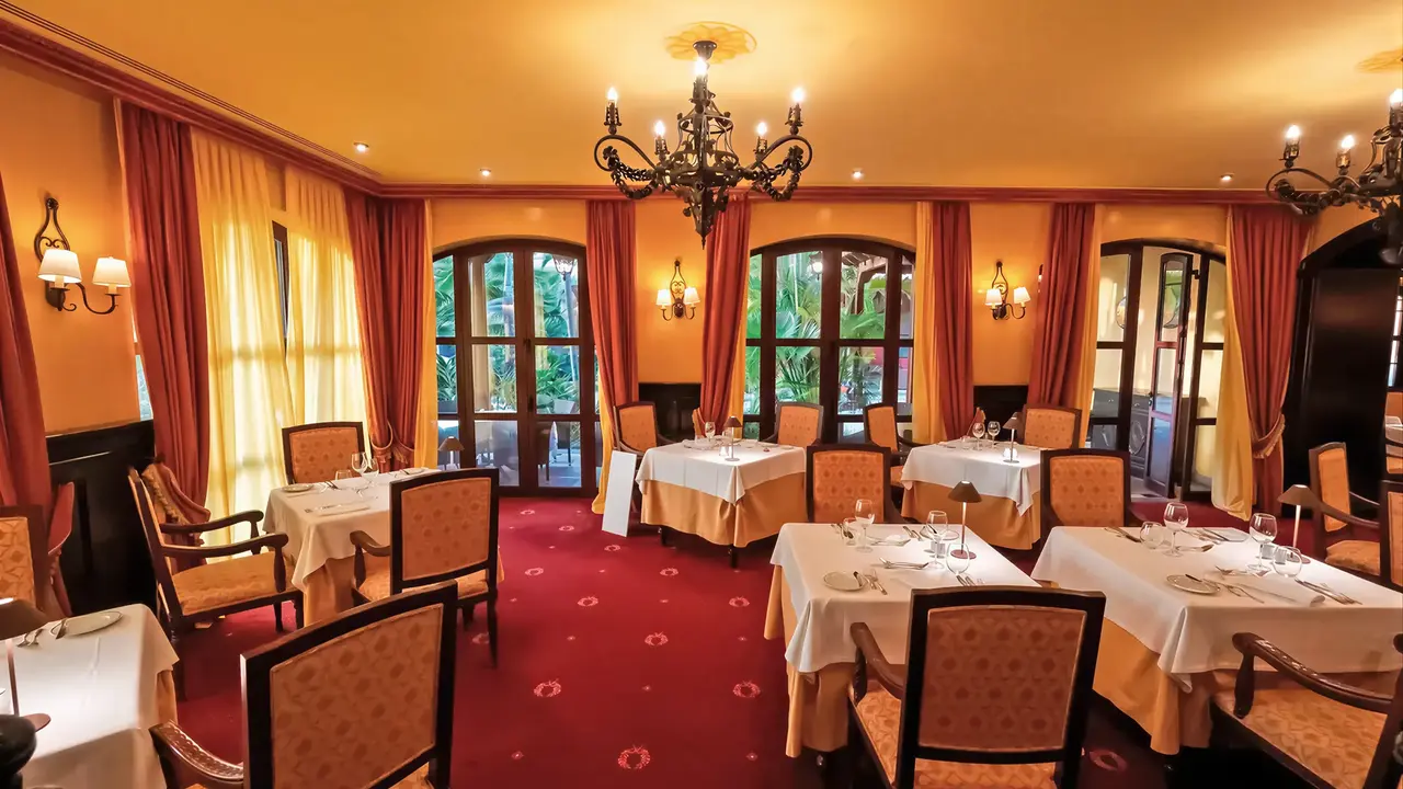 Elegancka restauracja w hotelu Europe Villa Cortes
