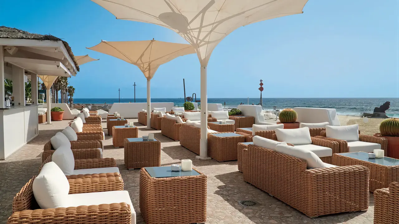 Strefa wypoczynku przy plaży w Europe Villa Cortes
