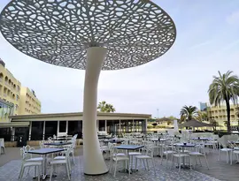 Stolik restauracyjny na tarasie w Evenia Olympic Park Resort