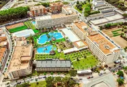 Widok z lotu ptaka na kompleks Evenia Olympic Park Resort