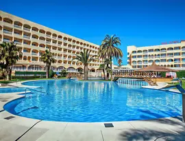 Basen zewnętrzny w hotelu Evenia Olympic Park Resort