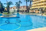 Basen zewnętrzny w hotelu Evenia Olympic Park Resort