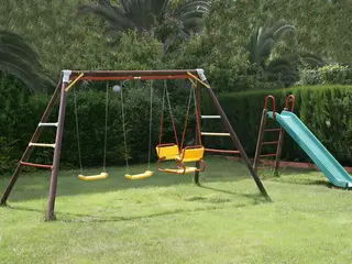 Plac zabaw dla dzieci w Fenals Garden